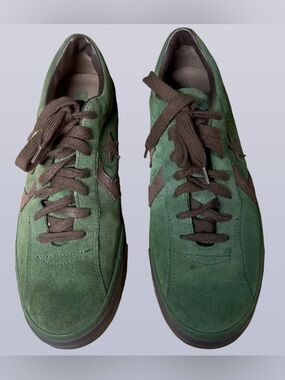 Converse Men’s Green Suede Sneakers with Brown Details